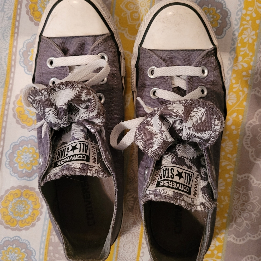 Grey converse